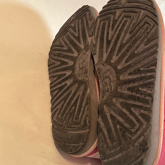 UGG Australia Bailey Bow II Pink/Icelandic Sz 4 Big Kids Boots 1017394K - Picture 8 of 8